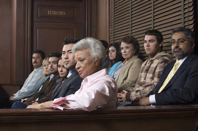 shutterstock_121503349 María Rojo and Jessica Bowman seated among jurors in a courtroom jury box